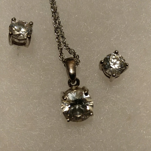 Vintage Avon Cubic Zirconia Necklace and Pierce Earring Set Silver Tone - Picture 1 of 5